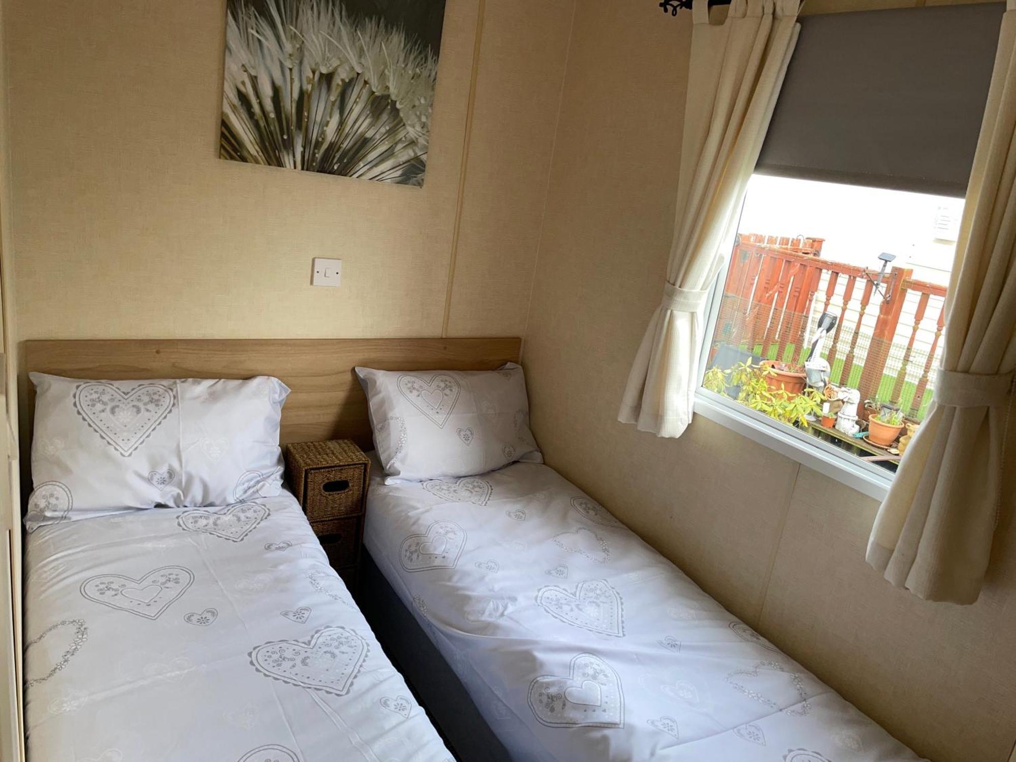 The Luxury Wolds Retreat 6 Berth 3 Bedrooms Beds Made For Arrival Wifi Ingoldmells Exterior foto