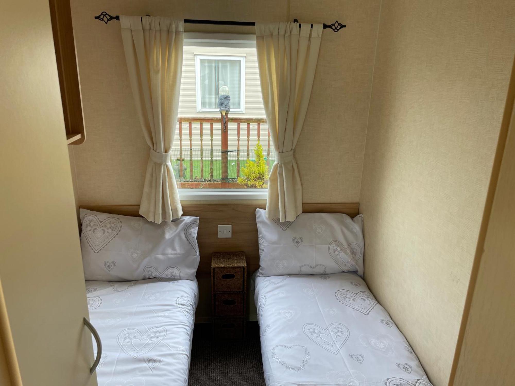 The Luxury Wolds Retreat 6 Berth 3 Bedrooms Beds Made For Arrival Wifi Ingoldmells Exterior foto